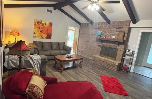 Wichita Falls House | 4 bedroom home right across from Weeks Park Golf course!