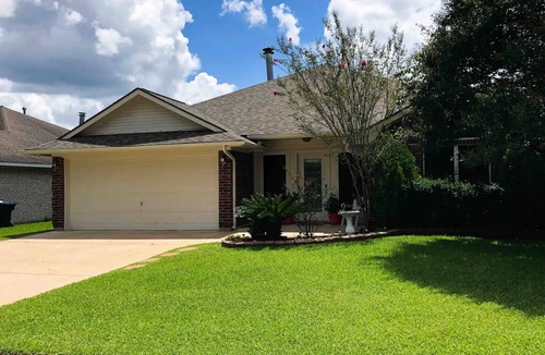 Westfield Village House | 4 Bedroom Home - Close to A&M. Perfect for Aggie Events.