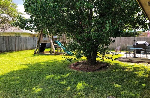 Westfield Village House | 4 Bedroom Home - Close to A&M. Perfect for Aggie Events.