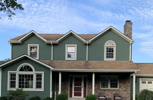 Bakerstown House | 4 bedroom home with spacious deck and backyard