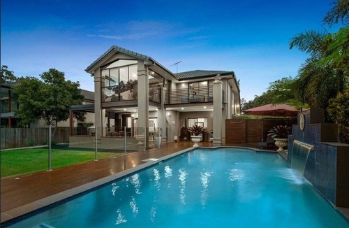 Brookwater House | 4-bedroom house @ Brookwater