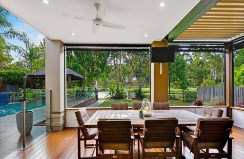 Brookwater House | 4-bedroom house @ Brookwater