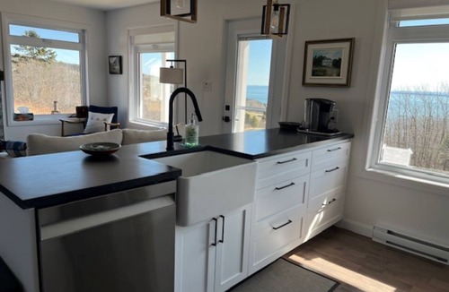 Port-au-Persil House | 4-bedroom house in awesome Saint-Siméon with AC, WiFi