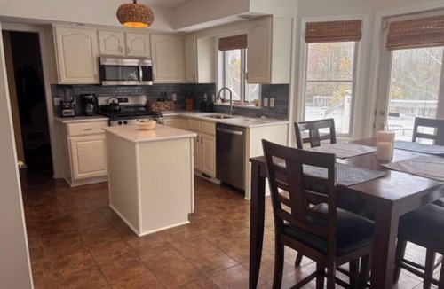 Victor House | 4-bedroom house in amazing Victor with AC/Comfortable heaven