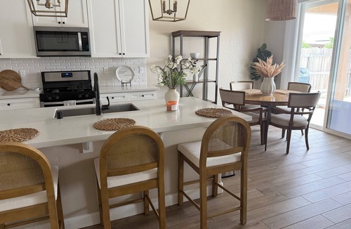 Hanford House | 4-bedroom house in awesome Hanford with cool AC
