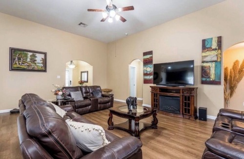 Magnolia House | 4-bedroom house in beautiful Magnolia TX