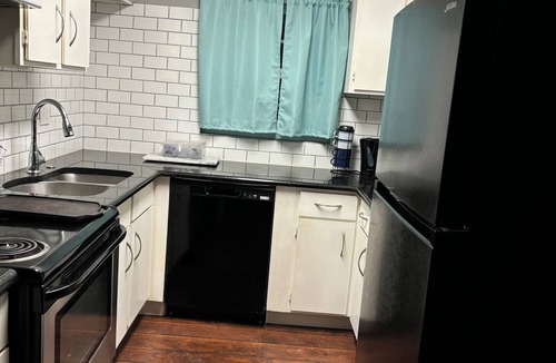 Whitney House | 4-bedroom house in charming Whitney with WiFi, AC. Book now