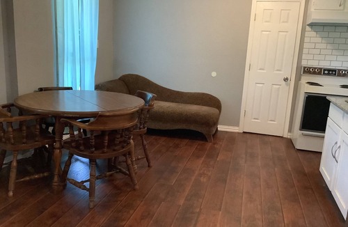 Whitney House | 4-bedroom house in charming Whitney with WiFi, AC. Book now