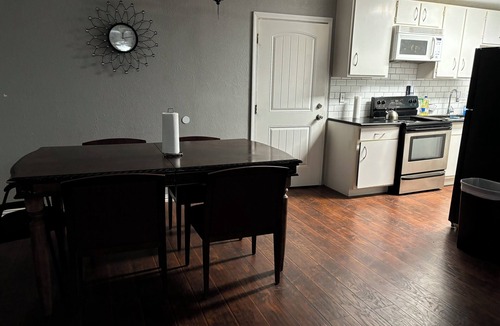 Whitney House | 4-bedroom house in charming Whitney with WiFi, AC. Book now