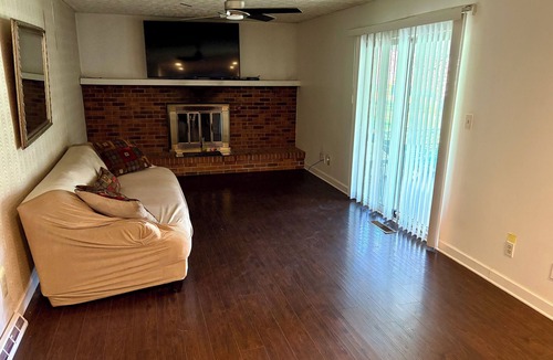 Gahanna House | 4-bedroom house in lovely Gahanna.