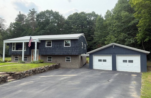 Lyons Falls House | 4-bedroom house in marvelous Lyons Falls with AC