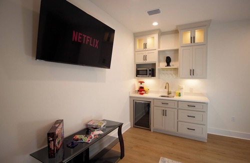 Pretty Bayou House | 4-bedroom house in fabulous Panama City with fitness room, WiFi