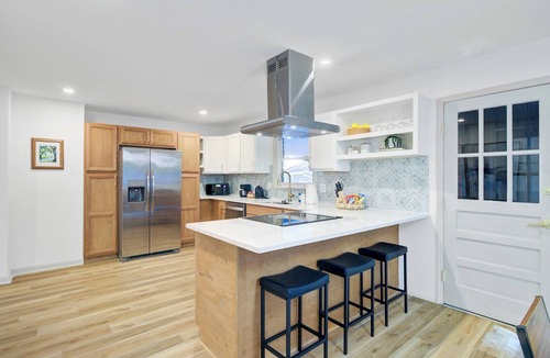 Summerville House | 4 bedroom house in Summerville perfect for family, business, group bookings!