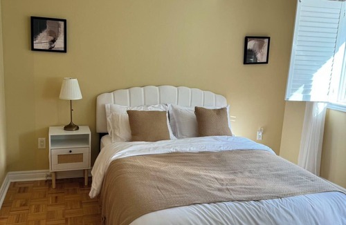 Vaughan House | 4-bedroom house in Vaughan, near Wonderland