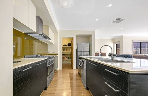 Werribee House | 4 Bedroom House in Werribee