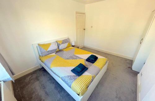 Bensham Manor House | 4-Bedroom House - Thornton Heath