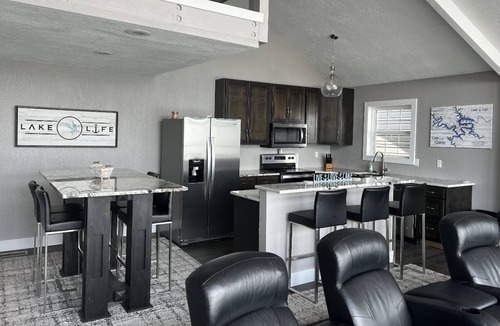 Lake Ozark House | 4 bedroom house w/pool - short walk from Shady Gators and H. Toad