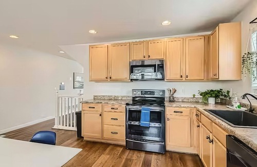 Belle Creek House | 4-bedroom house w/Hot Tub, Patio, Fire pit, King Master
