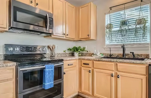 Belle Creek House | 4-bedroom house w/Hot Tub, Patio, Fire pit, King Master