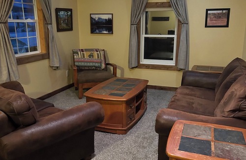 Shelby House | 4-bedroom house with AC in friendly Shelby, MT