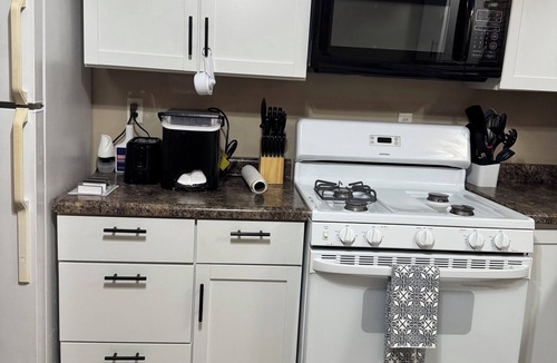 Savanna House | 4 bedroom house with central air located in the heart of Savanna.