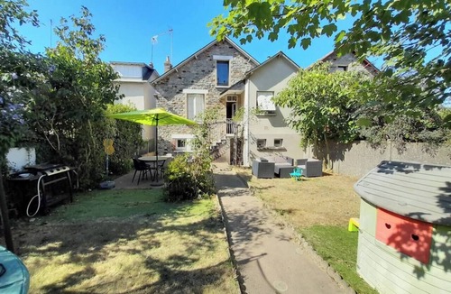 Sainte-Therese - Quineleu House | 4-bedroom house with garden - 5 minutes from the station