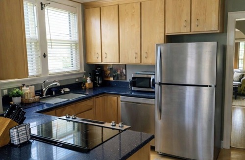 Cleveland House | 4 bedroom house- work group discount!