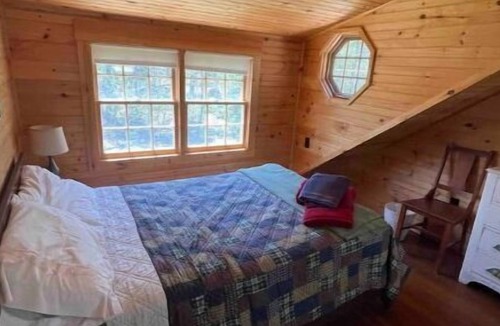 Windham Cottage | 4-bedroom Lake-Front Cottage