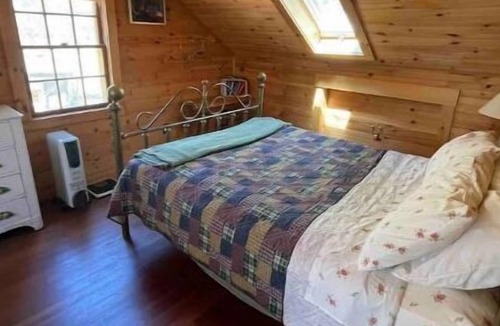 Windham Cottage | 4-bedroom Lake-Front Cottage