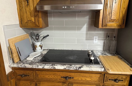 Lubbock Cabin | 4-bedroom lodge in delightful Lubbock with AC, WiFi