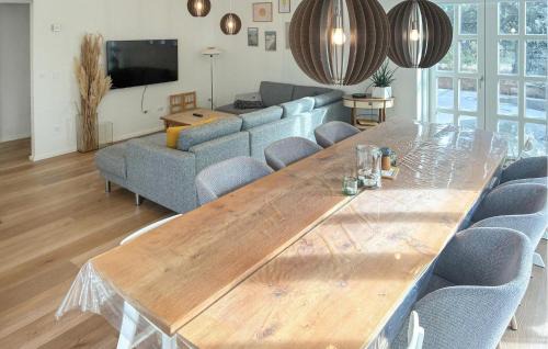 Beder Malling House | 4 Bedroom Lovely Home In Malling