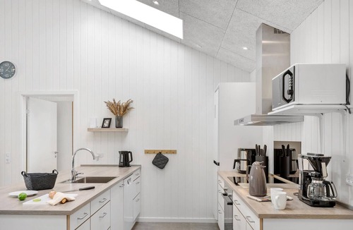 Hou House | 4 bedroom lovely home in Hals