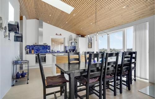 Haurvig House | 4 Bedroom Lovely Home In Hvide Sande