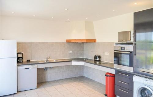 Roisel House | 4 Bedroom Lovely Home In Roisel