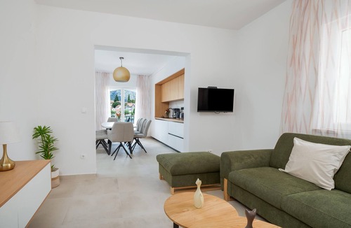 Ploce House | 4 bedroom luxurious home in Rogotin