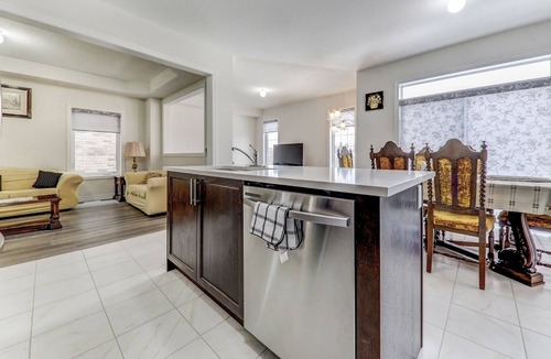 Oshawa House | 4 bedroom luxury newly build house in Oshawa