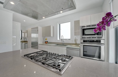 North Beach House | 4-bedroom Luxury Oceanfront Beach Villa