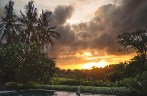 Suraberata Villa | 4 bedroom Luxury Villa with Pool near Balian Beach-11 bedrooms available with villa next door