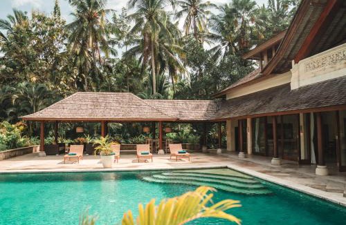 Suraberata Villa | 4 bedroom Luxury Villa with Pool near Balian Beach-11 bedrooms available with villa next door