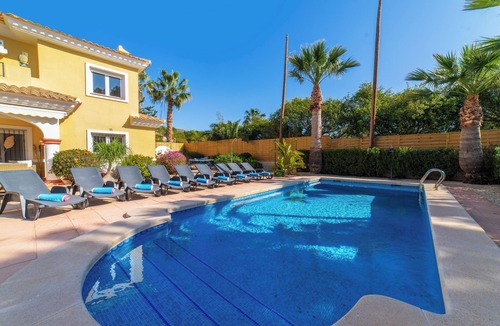 Hoya de los Patos Villa | 4 Bedroom Luxury Villa with 15m Heated Private Pool for Up-To 10 Guests