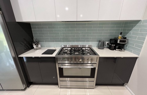 Landsborough House | 4 Bedroom Modern Home