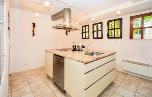 Aigueze House | 4 Bedroom Nice Home In Aiguèze