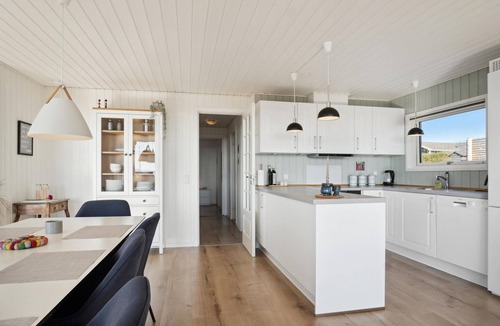 Hvidbjerg Strand House | 4 bedroom nice home in Børkop