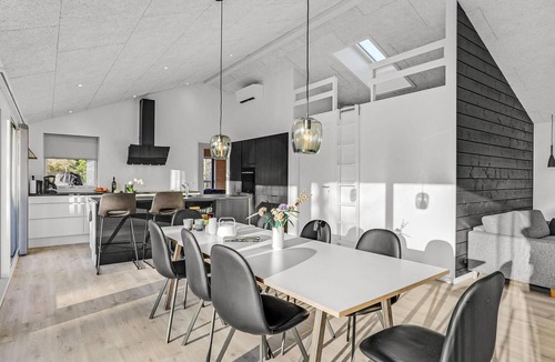 Fjellerup House | 4 bedroom nice home in Glesborg