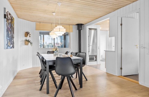 Hasmark Strand House | 4 bedroom nice home in Otterup