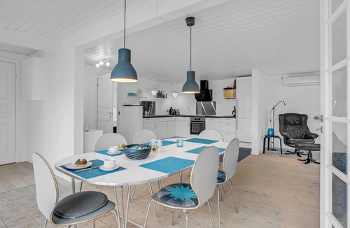 Frolunde House | 4 bedroom nice home in Slagelse