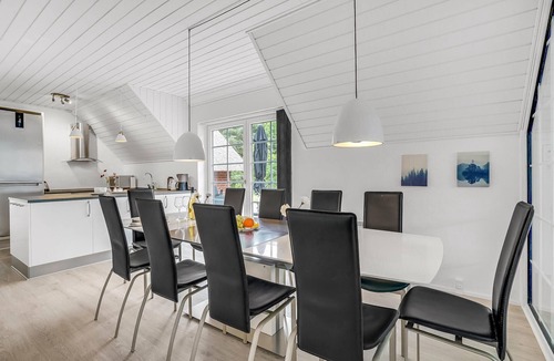 Øhuse House | 4 bedroom nice home in Ulfborg