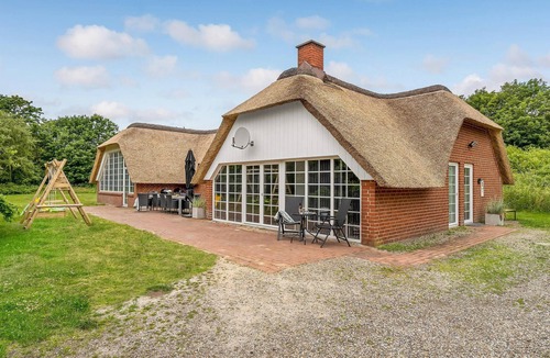 Øhuse House | 4 bedroom nice home in Ulfborg