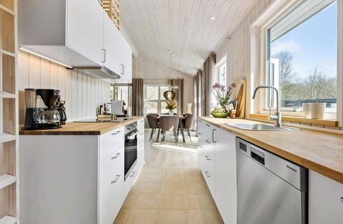 Hojby House | 4 bedroom nice home in Højby