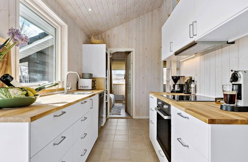 Hojby House | 4 bedroom nice home in Højby